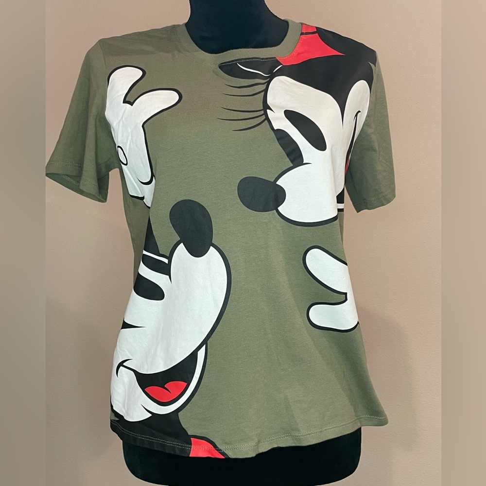 Beautiful Disney Mickey Mouse T-shirt